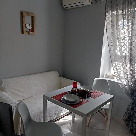 Moshovia Studio Κάρπαθος Στο Κέντρο Και Ήσυχα Villa Exteriör bild
