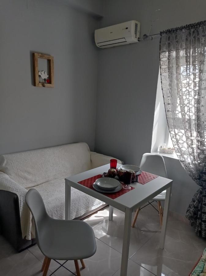 Moshovia Studio Κάρπαθος Στο Κέντρο Και Ήσυχα Villa Exteriör bild
