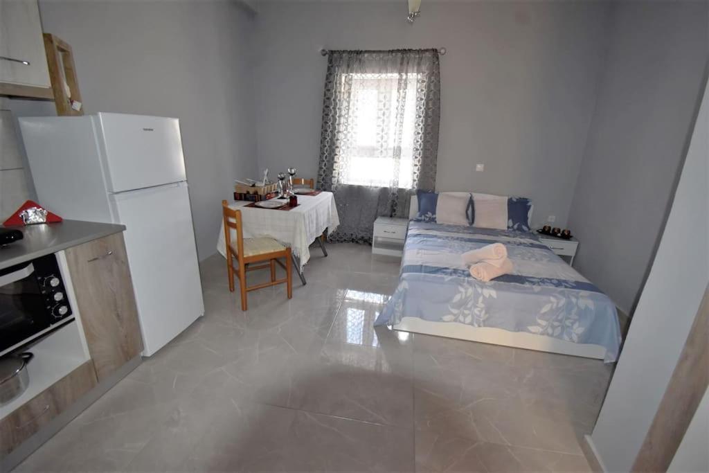 Moshovia Studio Κάρπαθος Στο Κέντρο Και Ήσυχα Villa Exteriör bild