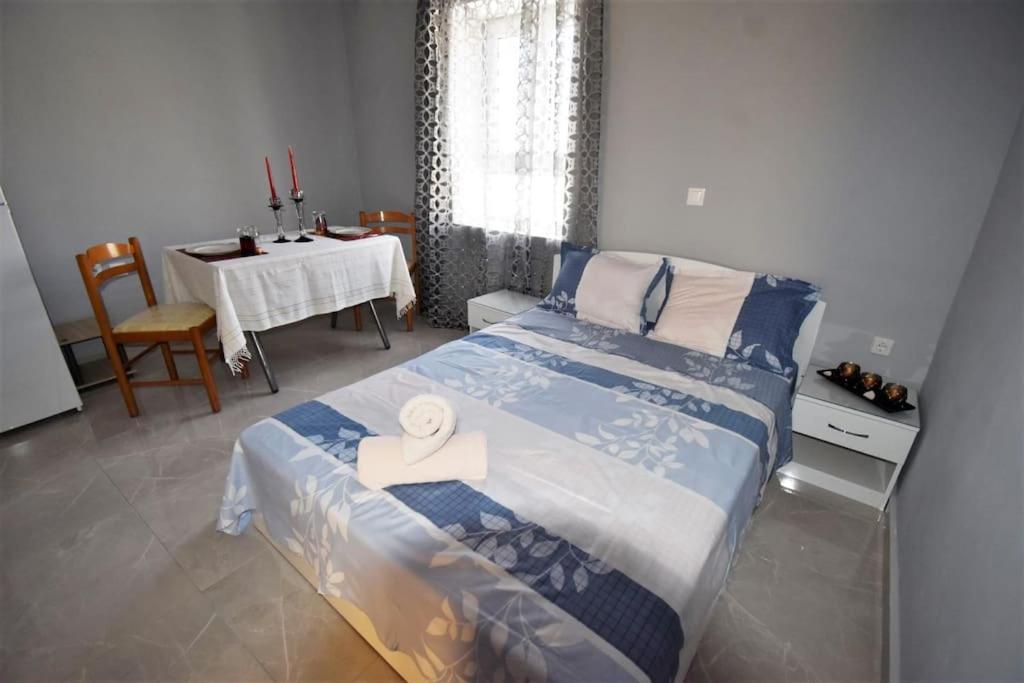 Moshovia Studio Κάρπαθος Στο Κέντρο Και Ήσυχα Villa Exteriör bild